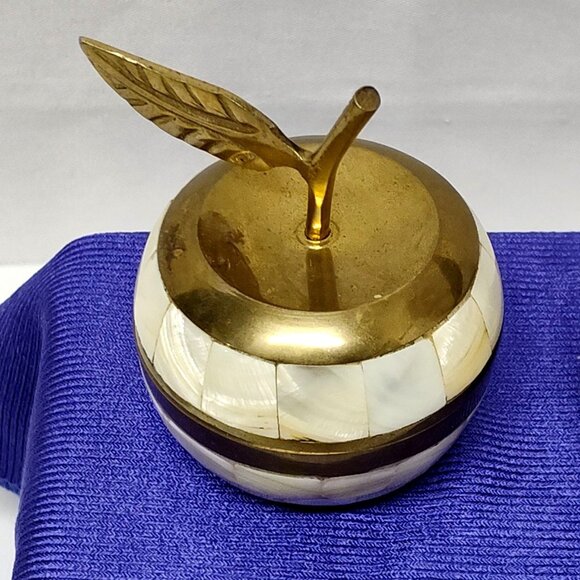 Mother Of Pearl & Brass Apple Shape Jewelry Trinket Hide-away Boxes Set of 2 HTF - Picture 5 of 10